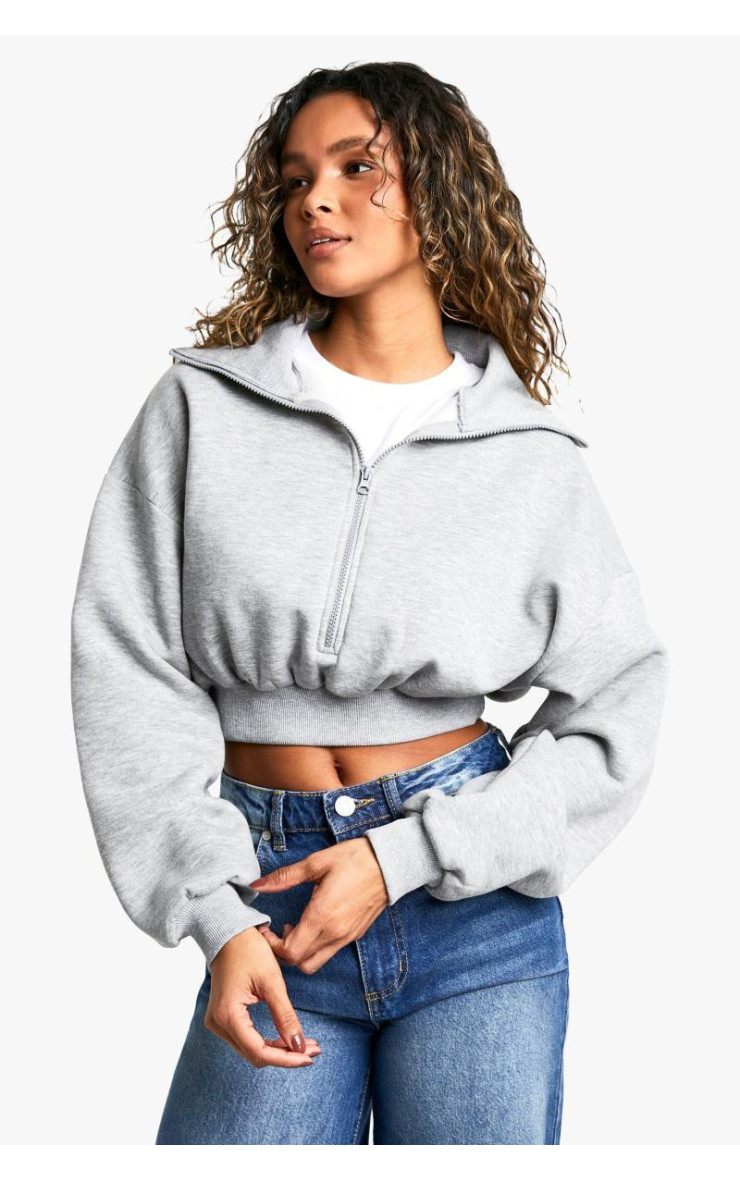 УКОРОЧЕНИЙ СВІТШОТ З НАДВИЖЕНИМ КОМІРОМ НА ПОЛОВИНУ БЛАНКІВКИ