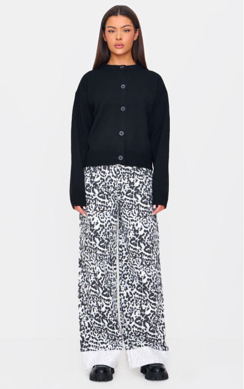 Широкі джинси з біло-чорним леопардовим принтом з підгорнутим краєм