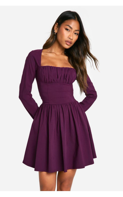 Плаття з бенгальським корсетом і довгим рукавом