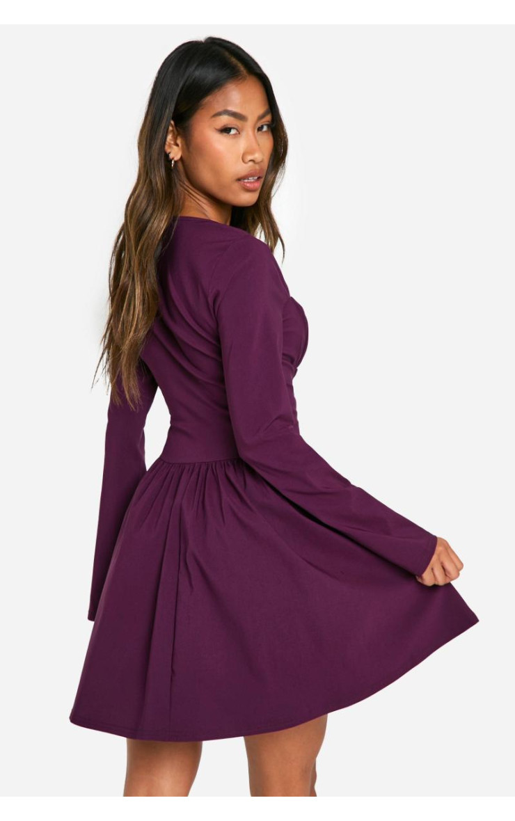 Плаття з бенгальським корсетом і довгим рукавом