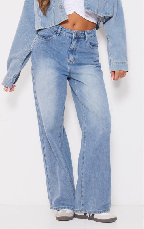 Світло-блакитні широкі джинси з шифоновою кишенею в формі серця