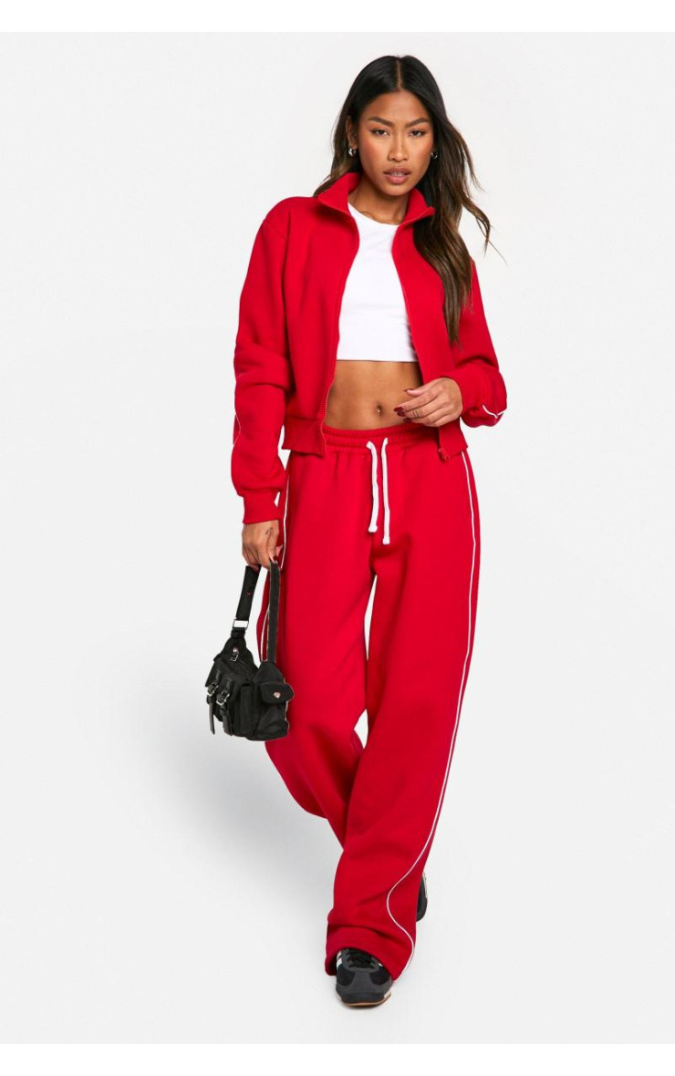 СВІТШОТ І СПОРТИВНИЙ КОСТЮМ ДЛЯ БІГІВ З ПРЯМИМИ НОГАМИ НА БЛИЗКІ