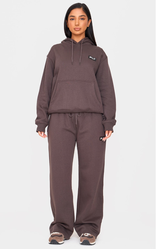 Прямі штани PRETTYLITTLETHING Petite Charcoal Straight Badge