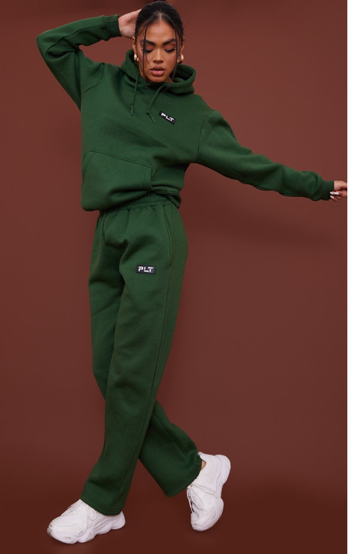 Прямі штани PRETTYLITTLETHING Forest Green з логотипом