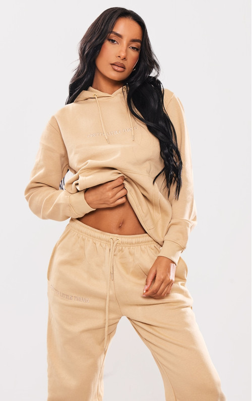 Толстовка PRETTYLITTLETHING з вишивкою з лозунгом