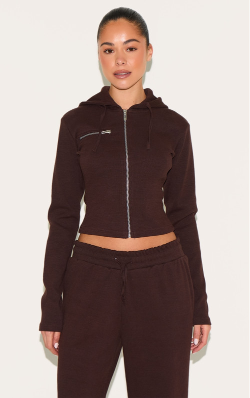 Темно -коричнева блискавка вгору реберна доріжка