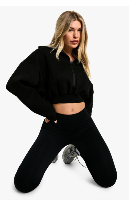 УКОРОЧЕНИЙ СВІТШОТ З НАДВИЖЕНИМ КОМІРОМ НА ПОЛОВИНУ БЛАНКІВКИ