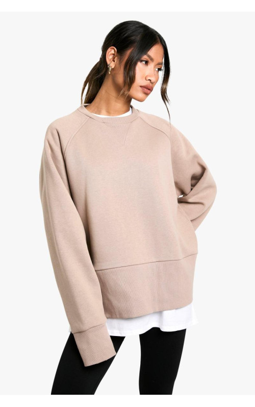 ЗЕЛЕНИЙ СВІТШОТ З ГЛИБОКИМ ПОДОЛОМ ТА МАНЕЖАМИ