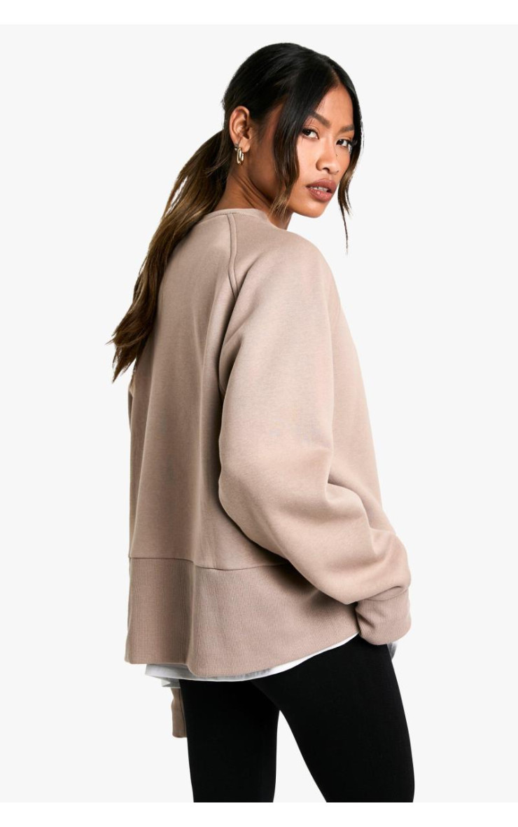 ЗЕЛЕНИЙ СВІТШОТ З ГЛИБОКИМ ПОДОЛОМ ТА МАНЕЖАМИ