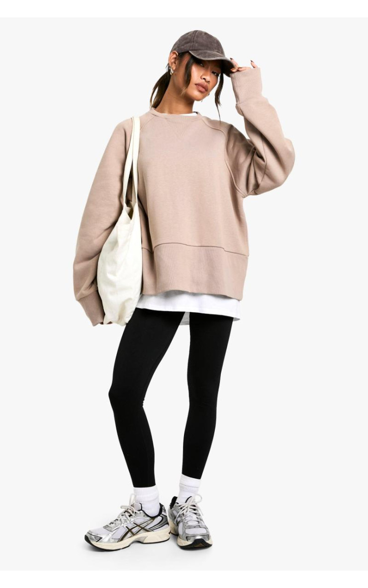 ЗЕЛЕНИЙ СВІТШОТ З ГЛИБОКИМ ПОДОЛОМ ТА МАНЕЖАМИ