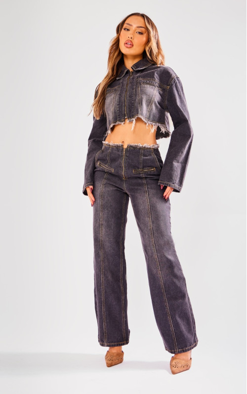 Маленькі брудно-сірі прямі джинси з необробленим подолом