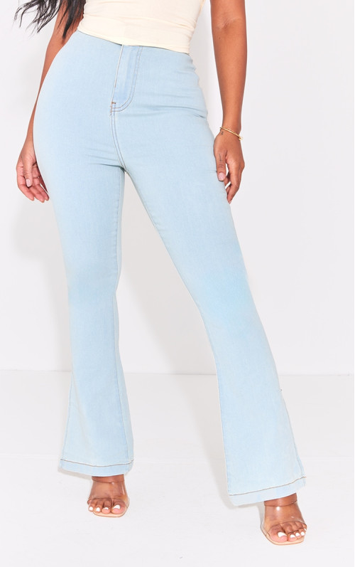 Світло-блакитні джинси PRETTYLITTLETHING Shape з розділеним подолом