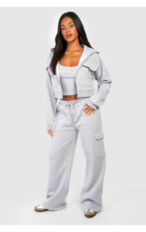 Укорочений спортивний костюм з прямими штанинами з кишенею карго