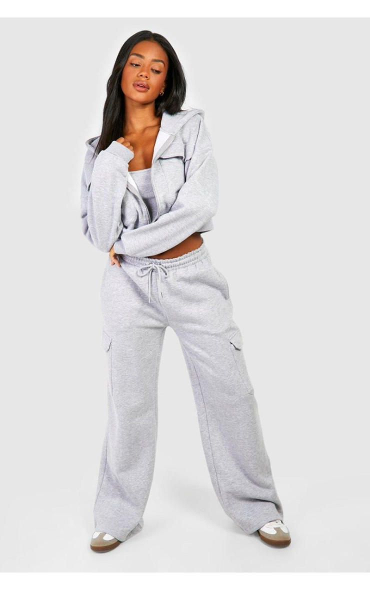 Укорочений спортивний костюм з прямими штанинами з кишенею карго