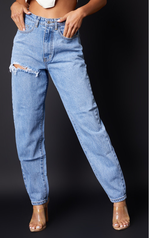 Світло-блакитні рвані мом джинси PRETTYLITTLETHING Petite