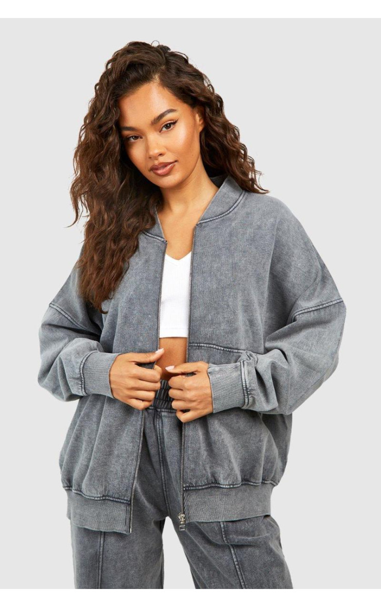 Випраний спортивний костюм з прямими штанинами на блискавці